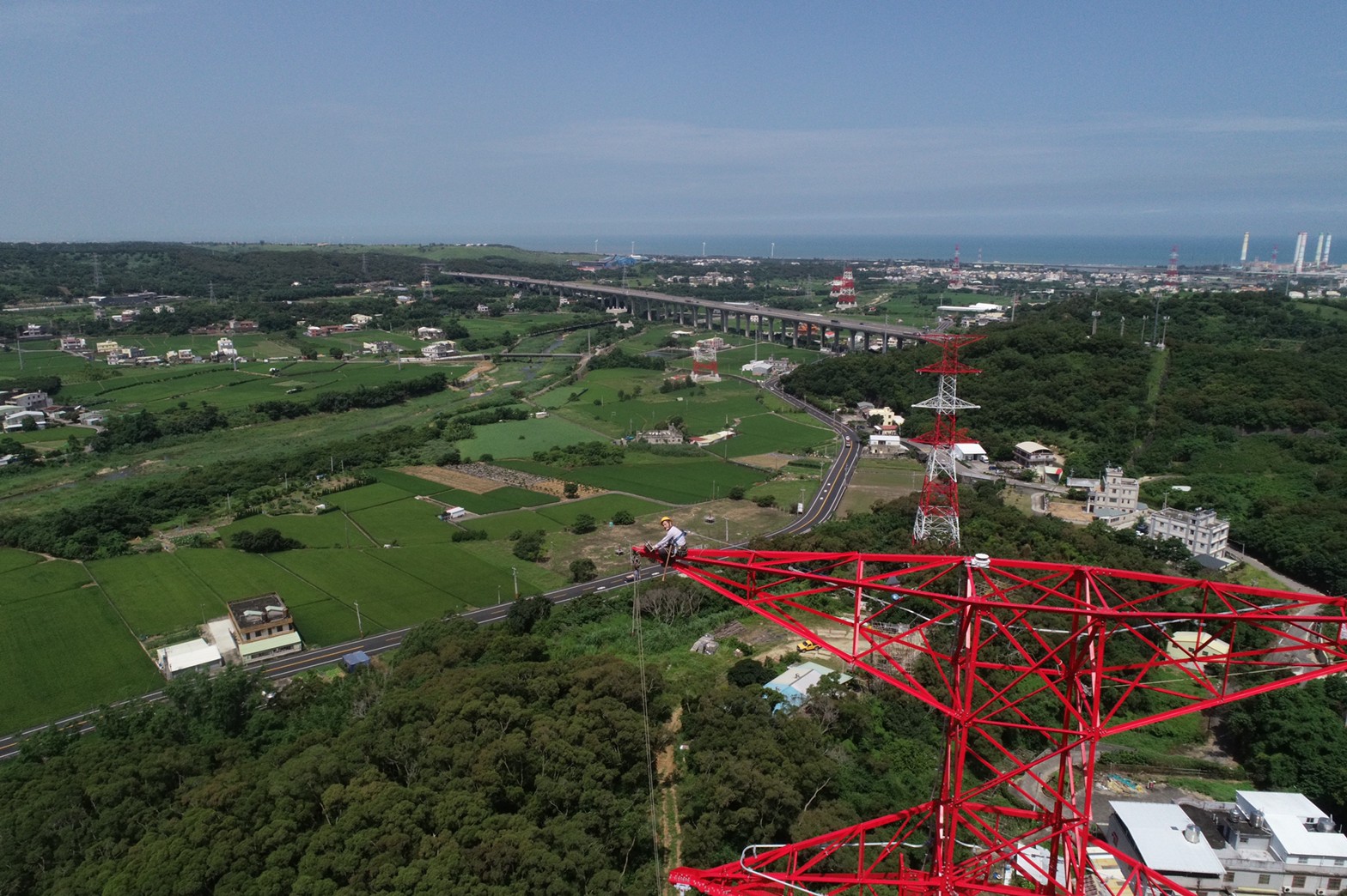 Stable Power Supply This Summer! Tongxiao 345kV UHV Power Transmission Line in Operation Increased Percent Operating Reserve by 2.6%