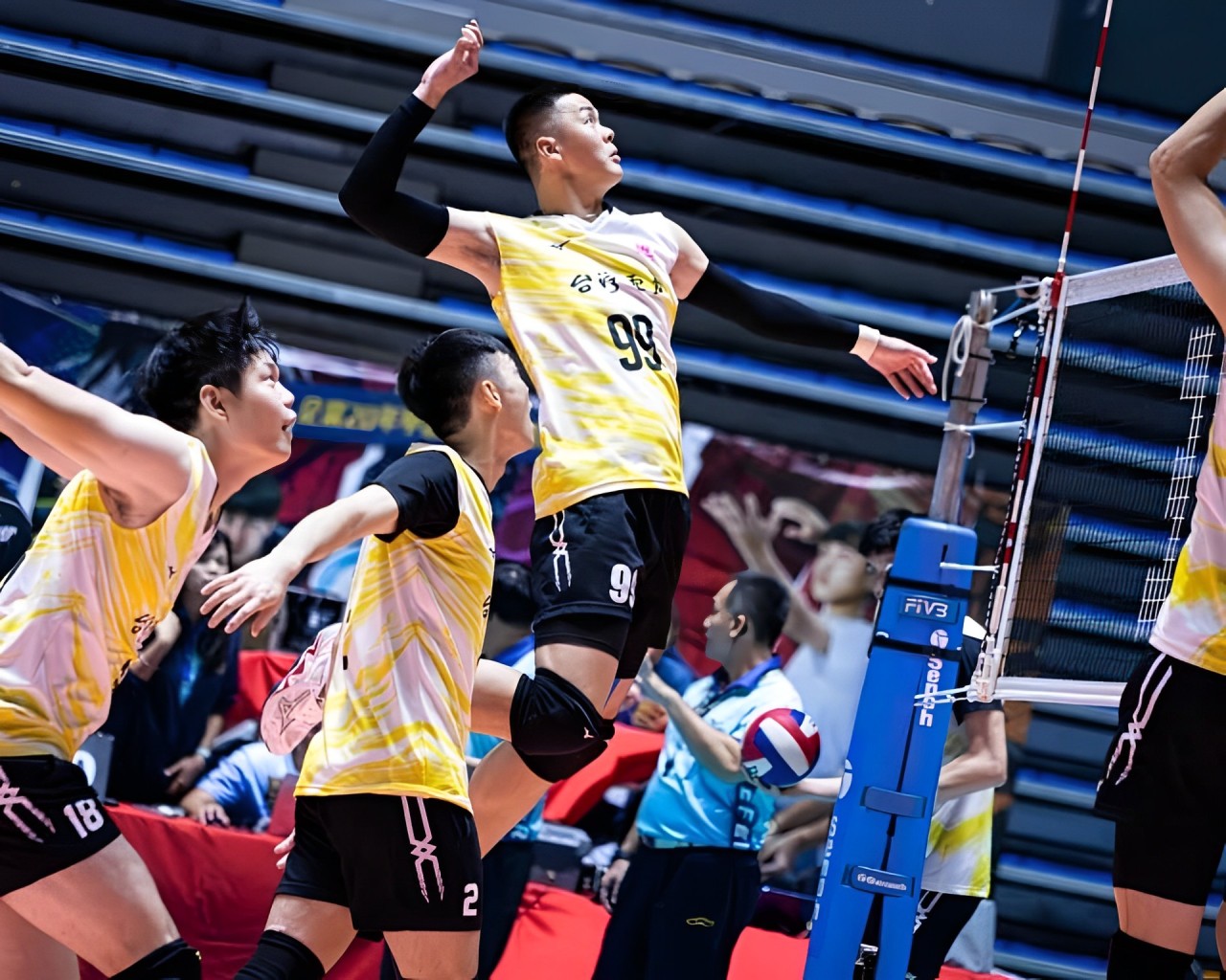 Since 1946, Taipower has successively established six sports teams: men's baseball, men's volleyball, women's badminton, women's volleyball, men's soccer, and women's basketball, continuously supporting the nation's efforts to cultivate athletic talent.