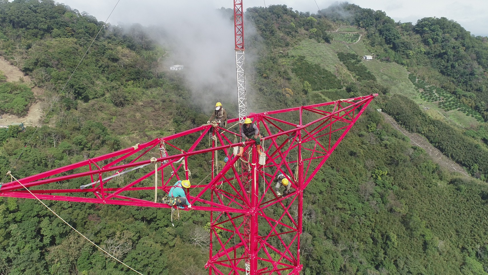 今夏供電穩！通霄345kV超高壓輸電線路完工送電 備轉容量率提升2.6%